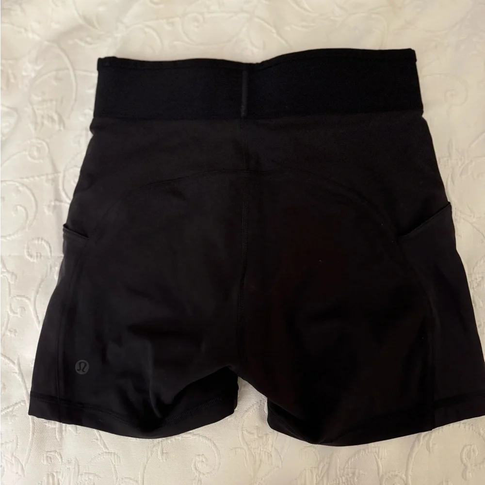 Lululemon Logo Waistband Exerlux Training Short 4” - Picture 3 of 4